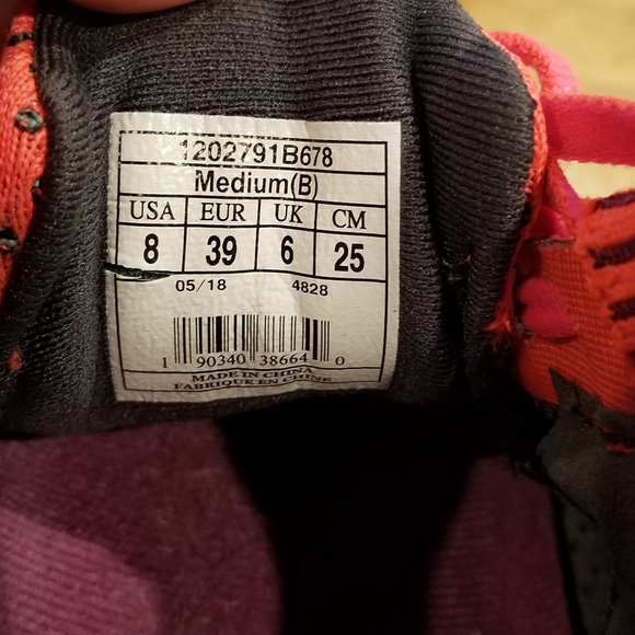 Brooks Levitate 2 Pink Purple Silver Running Shoes Womens Size 8 - Picture 9 of 11